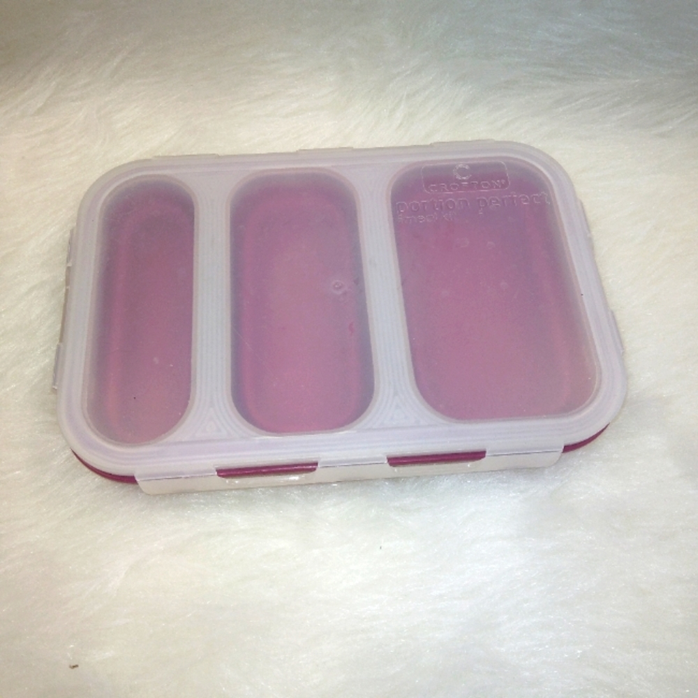 Crofton Perfect Postion Silicon Container w/locking lid, collapsible, Ma…